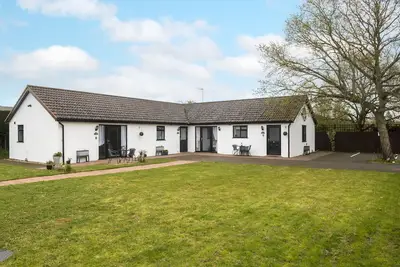 Image de Holiday Lodges just 1 mile from Southwold with ample parking and garden area.