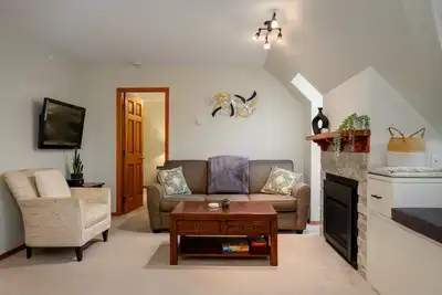 Image de 1br | Marquise | Close to Ski Hill | Communal Pool, Hot Tub, & Sauna | Fitness Suite