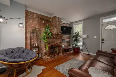 Image de Johns Hopkins Historic Renovated home - Location!