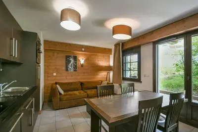 Image de Appartement bien placé avec la place pour une famille/groupe. Chiens acceptés!