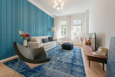 Image de Design-Appartement-Balcon-Pkw-Stellplatz-Salle de bain privée séparée