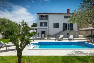 Image de Superbe maison Ă Pula avec sauna