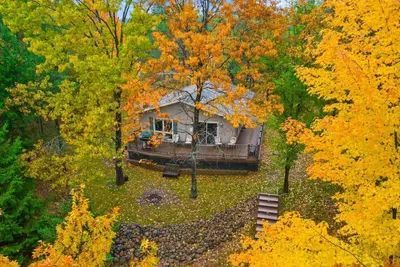 Image de Sunset Getaway Waterfront Home 3 Br 2 Bath on Lake Arrowhead