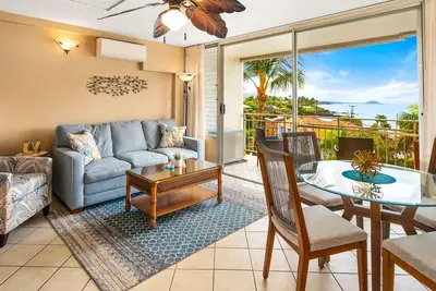 Image de Charming ocean-view condo with spacious lanai & pool