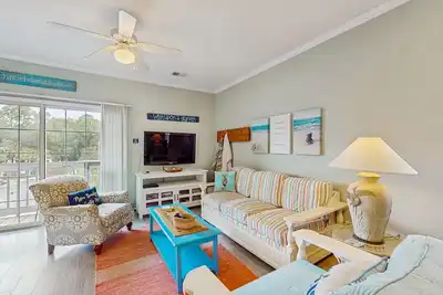 Image de Third-floor condo with balcony, near the beach/golf courses/planetarium