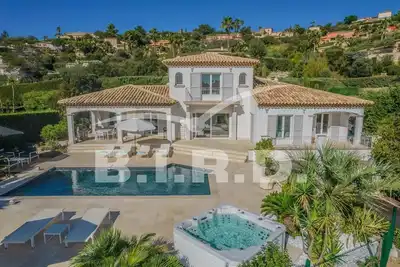 Image de Villa moderne au domaine du golf