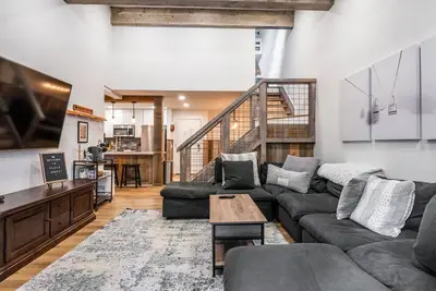 Image de New Listing 2 bedroom and Loft 2 bath Summit E Bldg 8 condo sleeps 8 Steps to Eagle Lodge Chair 15