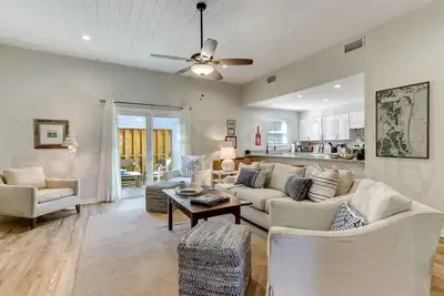 Image de Particle Oceanview! Multilevel Condo! Bonus Room! Community Pool!