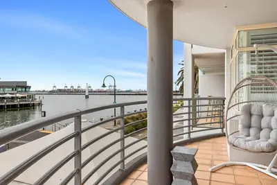 Image de Scenic Beachside 3-bedroom with Water Views