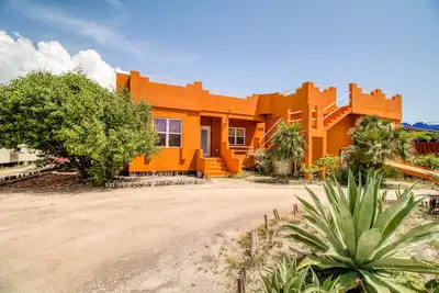 Image de Waterfront resort villa with water views, balcony, full kitchen, & washer\/dryer