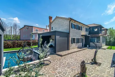 Image de Villa luxueuse et élégante avec piscine privée
