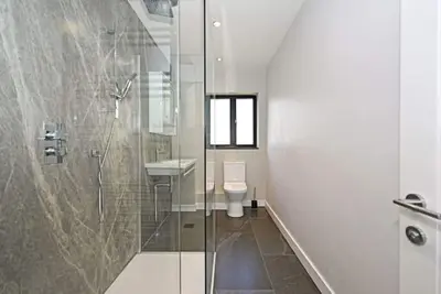 Image de Stunning Detached House in Bassett