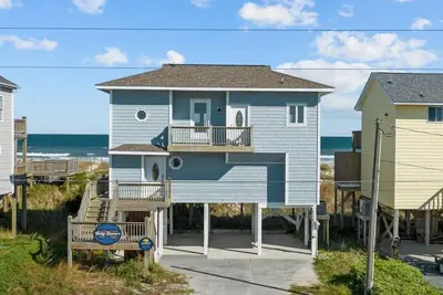 Image de Risky Business #152, Oceanfront House in Topsail Beach, Pet Friendly!