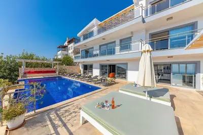 Image de \nBeautiful 6 BedroomVilla for 12 with Stunning Sea Views