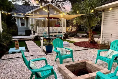 Image de Minutes to Downtown St Pete & the Beaches! Pet & Family friendly.