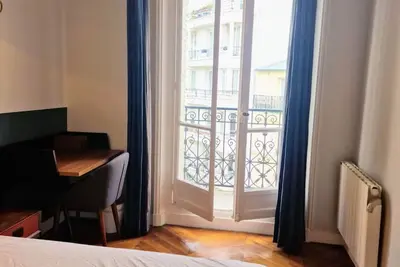 Elegant 3 Bedroom Apartment Rue de l'arc de Triomphe Paris