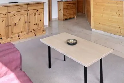 Image de Appartement confortable pour 4 Ă 6 personnes, salon avec 1 divan-lit double, coin cuisine avec lave-