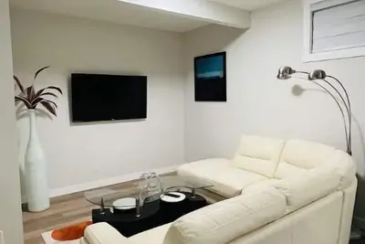 Image de Beautiful & Spacious 2 Bedroom Suite