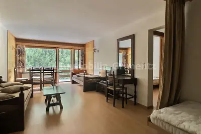 Image de Appartement de confort moyen pour 4 à 6 personnes, salon avec 2 lits, coin cuisine, 1 chambre à 2 li