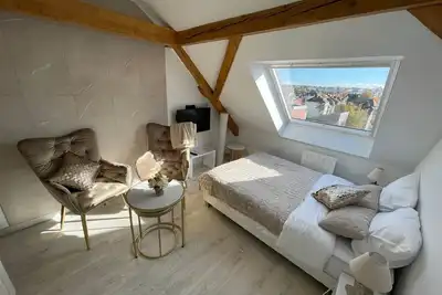 Image de Esprit Beige. . . . . Joli Studio - Sauna et sport club