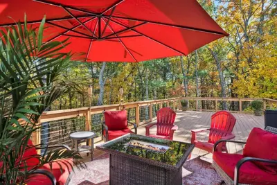 Image de Sprawling Gem w/Bar, Game Rooms, Sauna & Firepit