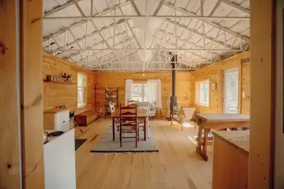 Image de Quiet & cozy ocean-side hideaway. Pet friendly!