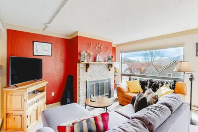 Image de Gorgeous & peaceful mountain retreat with balcony views - near skiing & trails