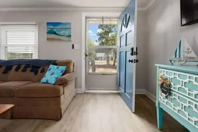 Image de Modern Bungalow*Hot tub*5 minutes to beach!