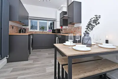 Image de One Bedroom Sleeps 2-Appartement-Salle de bain privée séparée