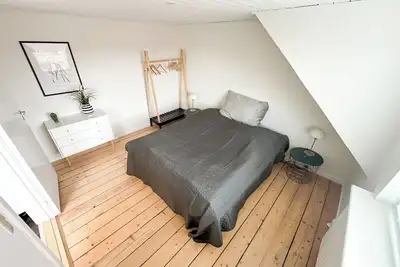 Modern apartment for 6 in city center