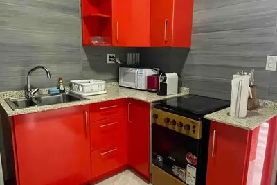 Image de Queen's Two Bedroom Apartment