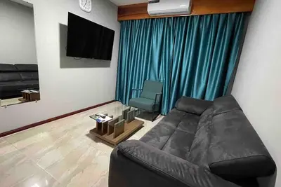 Image de Queen's Two Bedroom Apartment