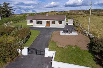 Mourneen Cottage with stunning views