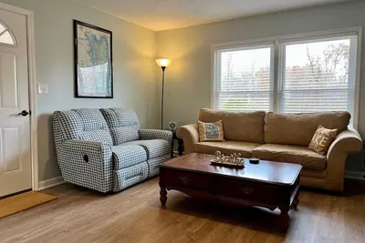 Image de Large yard & patio, Ky lake view, hi speed WiFi, 1