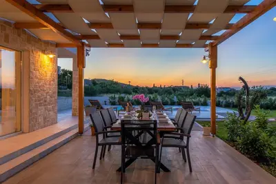 Villa Holiday Home Bodula