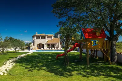Image de Belle maison Ă Marcana avec sauna