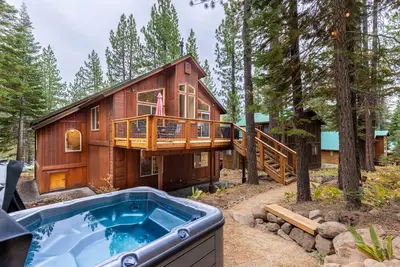 Image de Forest Haven by Tahoe Getaways - Tahoe Donner Monthly Lease w/ Hot Tub & Hoa