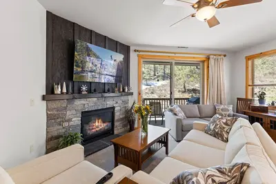 Image de Dolomite Condo # 8 - Charming Ski Lease, Gas fireplace and Mountain Views