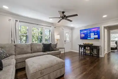 Image de Rustic 3br Home in a Natural Cartersville Getaway