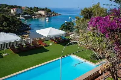 Image de Apartment in Strandnähe mit Pool, Parken, Klimaanlage, Meerblick für 4 Personen