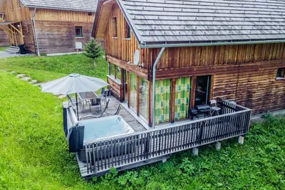 Image de Maison avec sauna et bain à remous