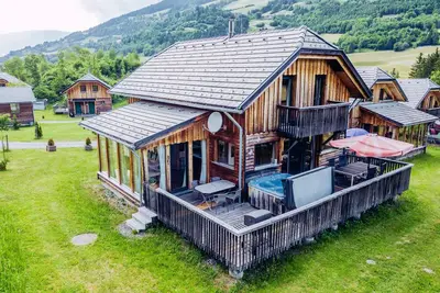 Image de Maison de vacances avec bain à remous et sauna