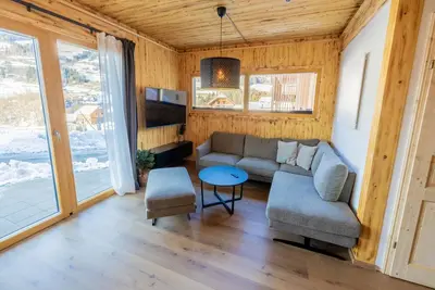 Image de Chalet avec sauna et bain à remous