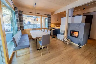 Image de Chalet avec sauna et bain à remous