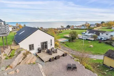 \"Eleana\" - 300m from the sea by Interhome