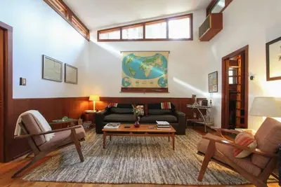 Image de Beautiful handcrafted redwood home surrounded by decks and a hot tub with a view