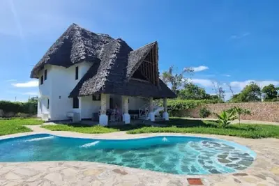 Image de Gold room - in villa with swimming pool 500 meters from the beach