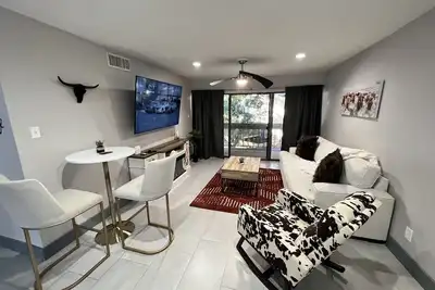 Image de Texas Lake Life is Condo on Lake Conroe with a Texas style! Steps away from lake