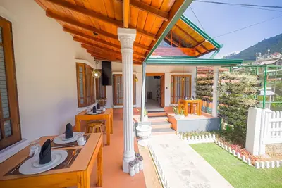 Image de Where Cozy Hospitality Meets the Beauty of a Chilled Retreat in Every Season.