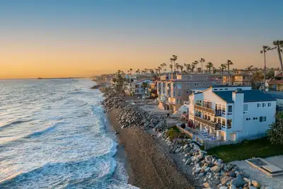 Image de Oceanfront 3-unit complex | Private Deck | Bbq